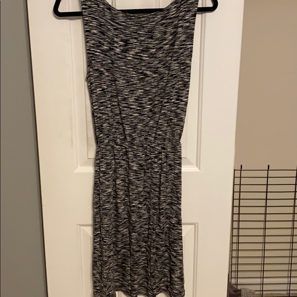Heathered black and white cinched waist dress - Picture 4 of 4